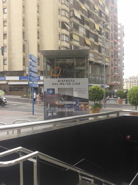 Fotografía publicidad "Kinepolis" Publicidad en el ascensor Metro de Alicante