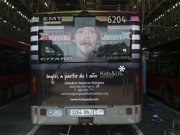 Publicidad "Kids&Us" trasera + lateral sencillo autobús urbano